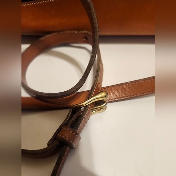 Vintage VG '80s Dooney & Bourke Classic Black/Tan Leather Zip Top Crossbody Bag - Picture 4 of 10